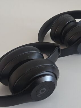Beats by Dre Over-Ear Wireless Headphones — Black